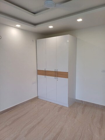 Room in 3 BHK Builder Floor at Sector 84 – for Rent