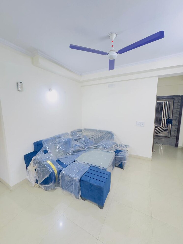 Living Room, aims-golf-city 3.5 Bedroom 1550 Sq.Ft. Apartment In Sector 75 Noida 9665339