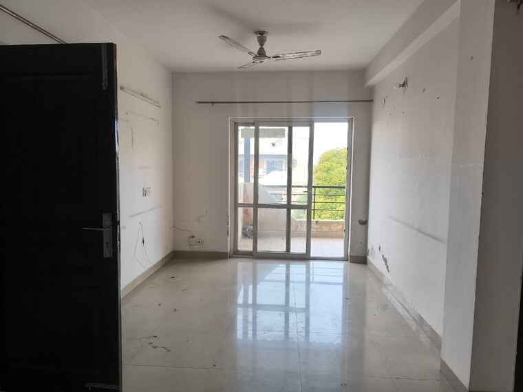 Room, bptp-park-81 3.5 Bedroom 2430 Sq.Ft. Apartment In Sector 81 Faridabad 9665370