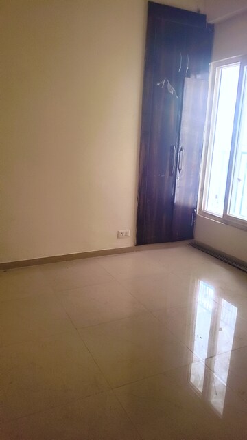 Room in 3 BHK Apartment at Windsor Paradise 2, Raj Nagar Extension – for Sale