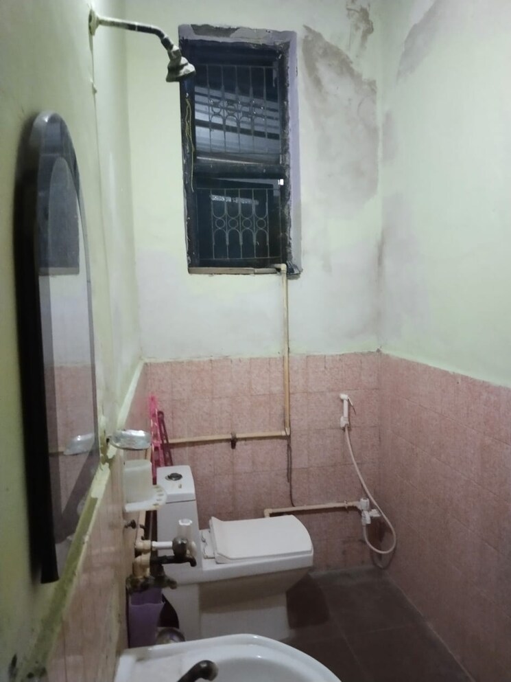 Bathroom, sector 55 1 RK 860 Sq.Ft. Independent House In Sector 55 Noida 9665410