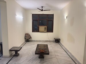 Room in 4 BHK Apartment at Kiran Residency, Sector 56 – for Rent