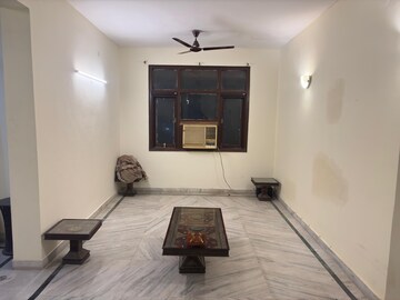 Room in 4 BHK Apartment at Kiran Residency, Sector 56 – for Rent
