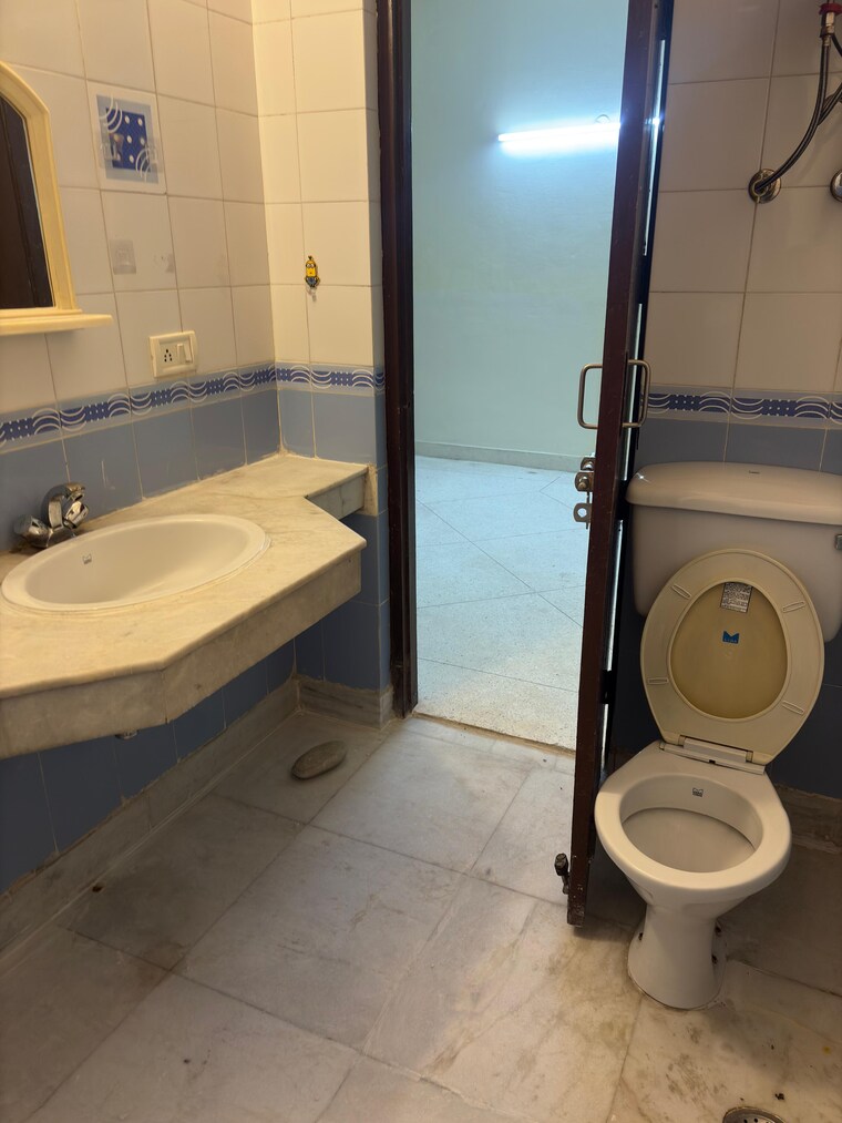 Bathroom, kiran-residency 4 Bedroom 2560 Sq.Ft. Apartment In Sector 56 Gurgaon 9665447