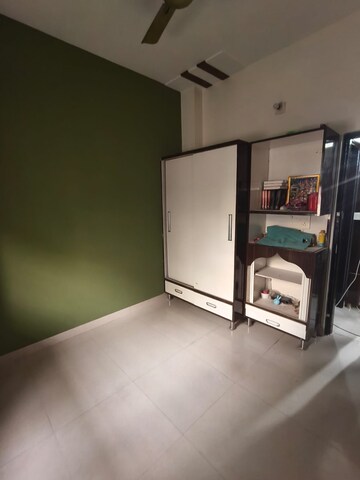 Room in 2.5 BHK Builder Floor at Sector 9 – for Rent