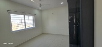 Room in 4 BHK Apartment at Prestige Beverly Hills, Kokapet – for Rent