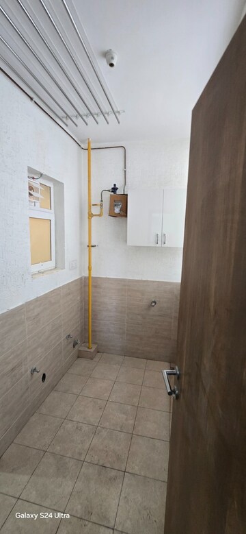 Bathroom in 4 BHK Apartment at Prestige Beverly Hills, Kokapet – for Rent