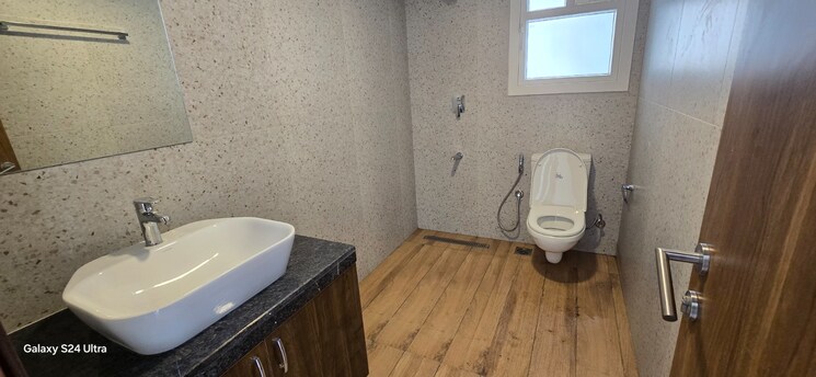 Bathroom, prestige-beverly-hills 4 Bedroom 2708 Sq.Ft. Apartment In Kokapet Hyderabad 9665429