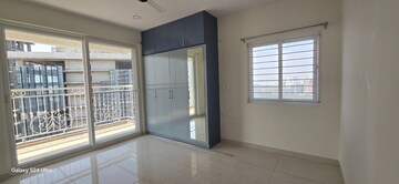 Room in 4 BHK Apartment at Prestige Beverly Hills, Kokapet – for Rent