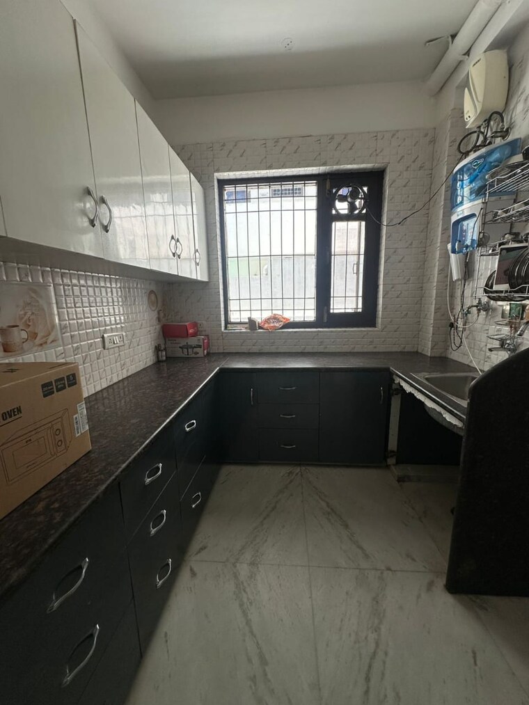 Kitchen, krishna colony 2 Bedroom 160 Sq.Yd. Builder Floor In Krishna Colony Gurgaon 9665443