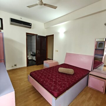 Bedroom in 3 BHK Apartment at Unitech Uniworld Gardens, Islampur – for Rent