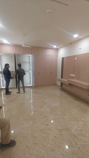 Room in 3 BHK Apartment at Aurobindo Kohinoor, Serilingampally – for Rent