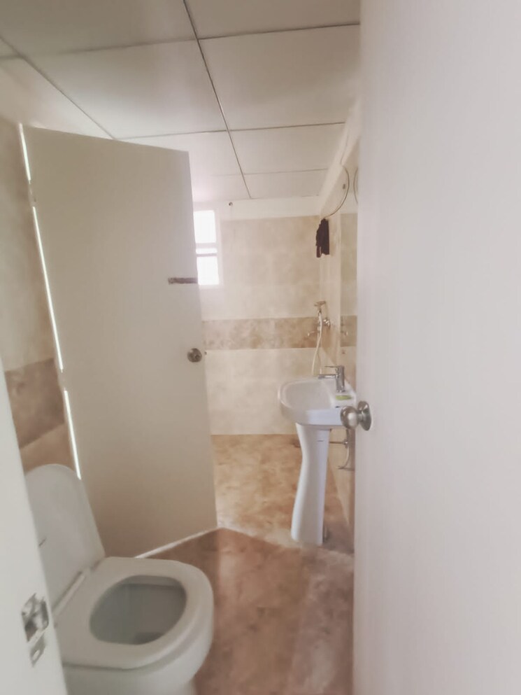 Bathroom, gaurs-siddhartham 3 Bedroom 1185 Sq.Ft. Apartment In Siddharth Vihar Ghaziabad 9665457