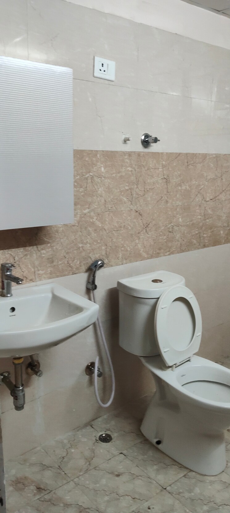 Bathroom, mahagun-mywoods-ii 2 Bedroom 1100 Sq.Ft. Apartment In Sector 16c Greater Noida Greater Noida 9665460