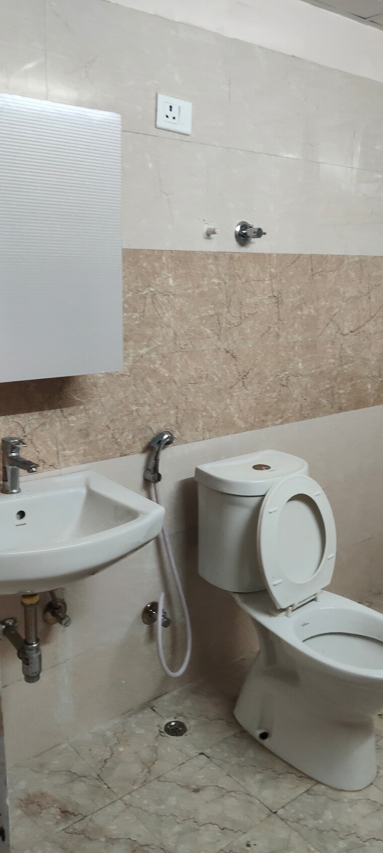 Bathroom, mahagun-mywoods-ii 2 Bedroom 1100 Sq.Ft. Apartment In Sector 16c Greater Noida Greater Noida 9665460