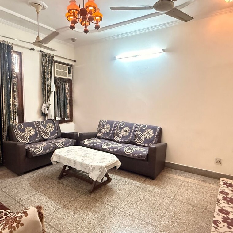 Living Room, chattarpur 3 Bedroom 1000 Sq.Ft. Builder Floor In Chattarpur Delhi 9665477