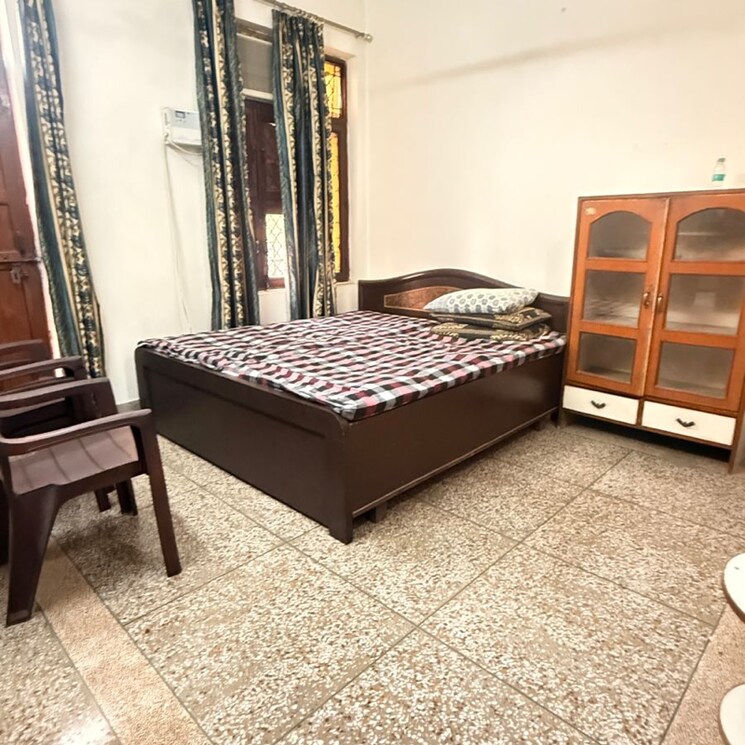 Bedroom, chattarpur 3 Bedroom 1000 Sq.Ft. Builder Floor In Chattarpur Delhi 9665477