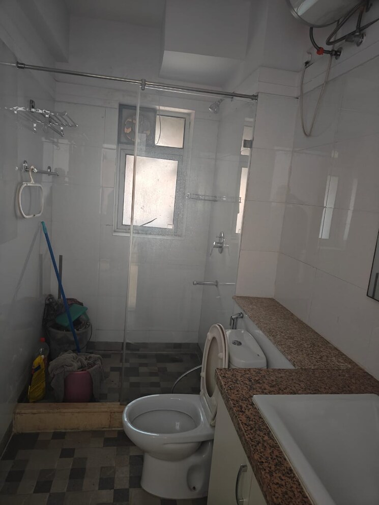 Bathroom, dlf-new-town-heights-i 4 Bedroom 2727 Sq.Ft. Apartment In Sector 90 Gurgaon 9665501
