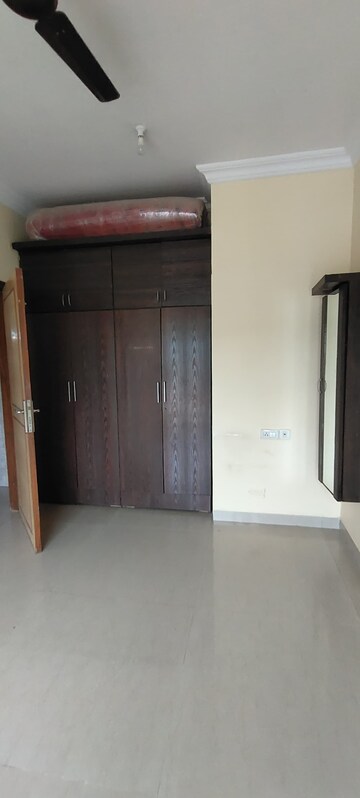 Room in 2 BHK Apartment at K Raheja Raheja Residency, Malad East – for Rent