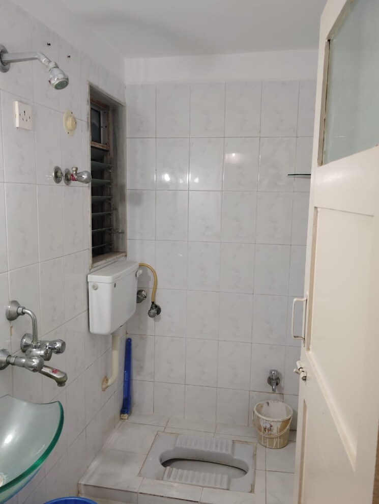 Bathroom, hdil-dheeraj-upvan-1 1 Bedroom 600 Sq.Ft. Apartment In Borivali East Mumbai 9665483