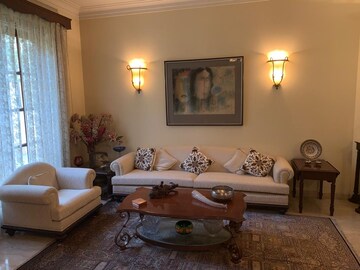 Living Room in 3 BHK Builder Floor at Ansal Sushant Apartments, Sushant Lok I – for Rent