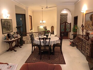 Team Area in 3 BHK Builder Floor at Ansal Sushant Apartments, Sushant Lok I – for Rent