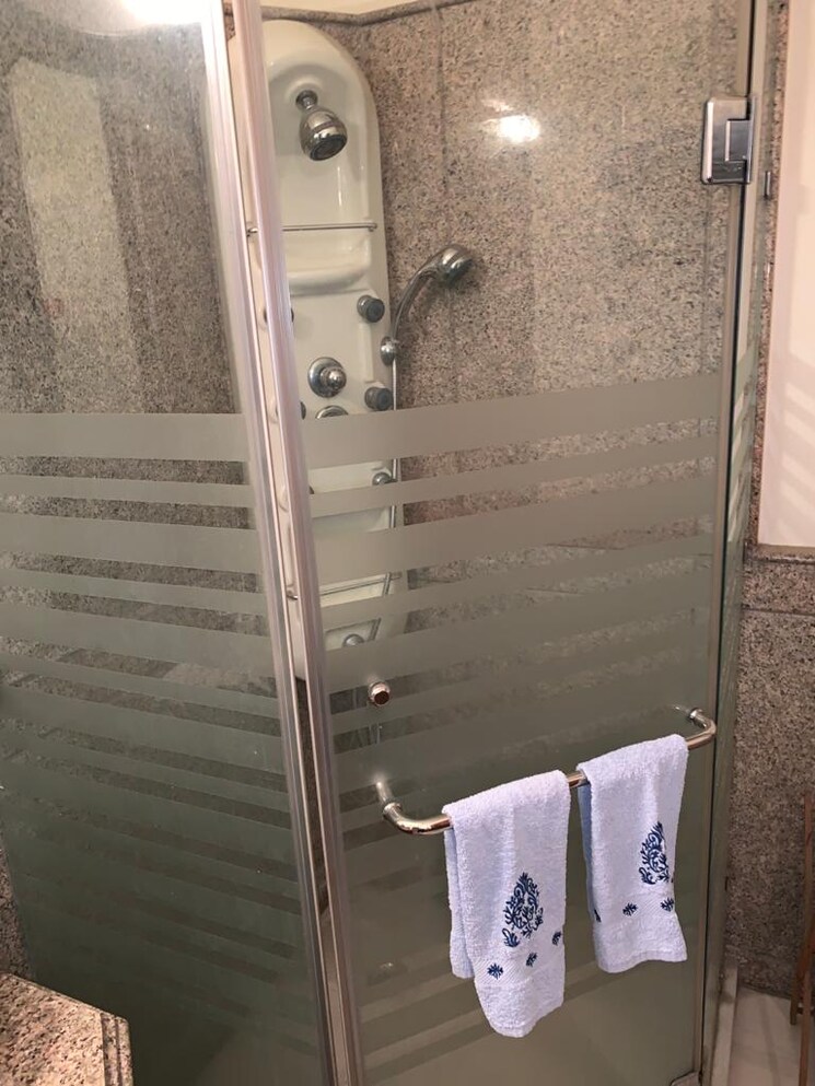 Bathroom, ansal-sushant-apartments 3 Bedroom 215 Sq.Ft. Builder Floor In Sushant Lok I Gurgaon 9665500