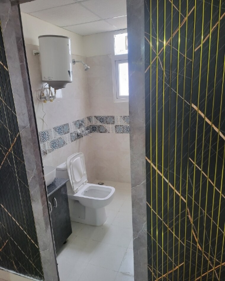 Bathroom, signature-global-prime 2 Bedroom 1050 Sq.Ft. Apartment In Sector 63a Gurgaon 9665581
