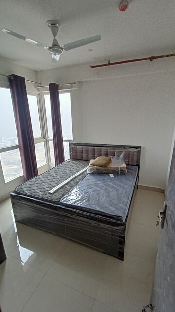 Bedroom in 2 BHK Apartment at Signature Global Prime, Sector 63a – for Rent