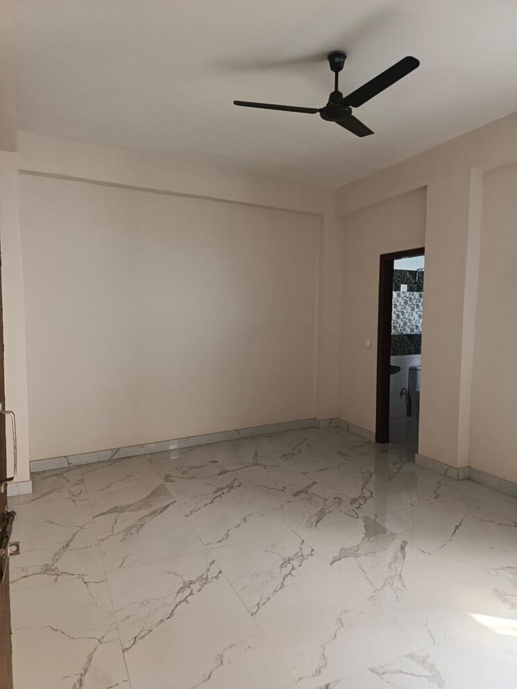 Room, rwa-apartments-sector-30 3 Bedroom 2500 Sq.Ft. Villa In Sector 30 Noida 9665556