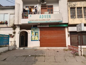  Shop For Rent in Nishatganj Talkatora