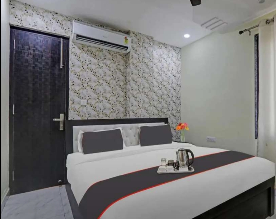 3 BHK + Pooja Room Apartment For Rent in Gomti Nagar