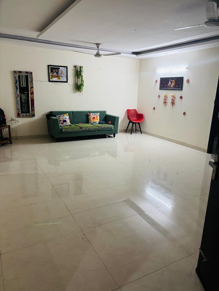 Room, ashoka enclave 4 Bedroom 265 Sq.Ft. Builder Floor In Ashoka Enclave Faridabad 9665578