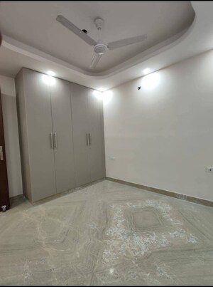 Room in 3 BHK Apartment at Saket – for Rent