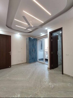 Room in 3 BHK Apartment at Saket – for Rent