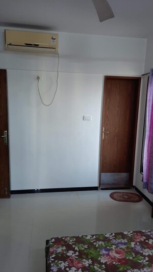 Room in 2 BHK Apartment at SRK Oval Nest, Warje – for Sale
