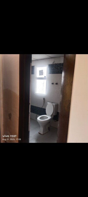 Bathroom in 2.5 BHK Apartment at Antriksh Golf View, Sector 78 – for Rent