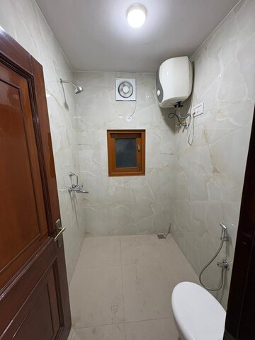 Bathroom in 3 BHK Independent House at Tulip Mall, Sector 46 – for Rent