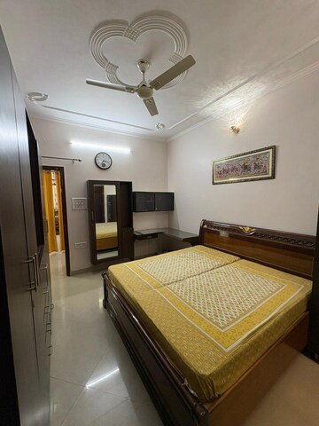 Bedroom in 3 BHK Independent House at Tulip Mall, Sector 46 – for Rent