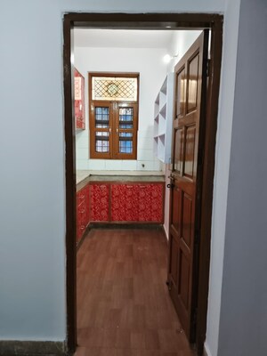 Building Lobby in 2 BHK Builder Floor at Ansal Plaza Sector-23, Sector 23 – for Rent