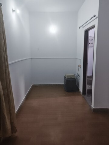 Room in 2 BHK Builder Floor at Ansal Plaza Sector-23, Sector 23 – for Rent