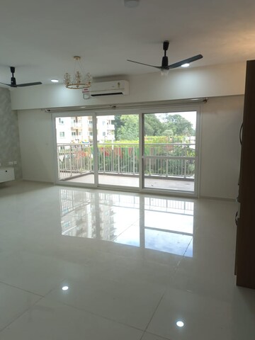 Room in 2.5 BHK Apartment at LnT Raintree Boulevard, Hebbal – for Sale