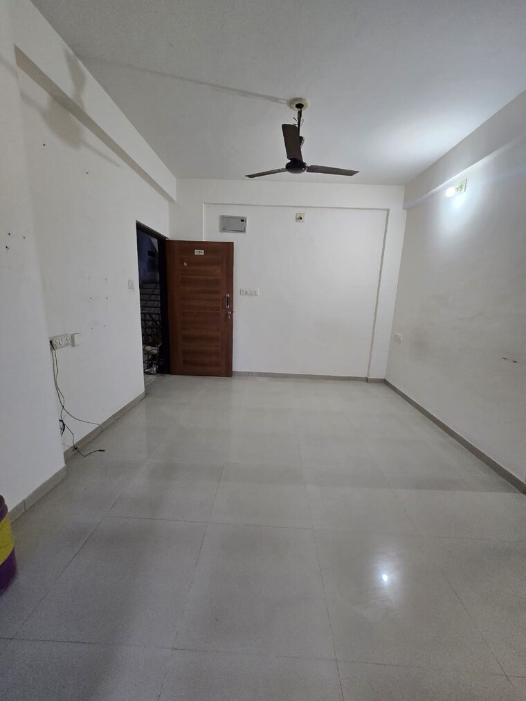 Room, sama savli road 2 Bedroom 1250 Sq.Ft. Apartment In Sama Savli Road Vadodara 9665678