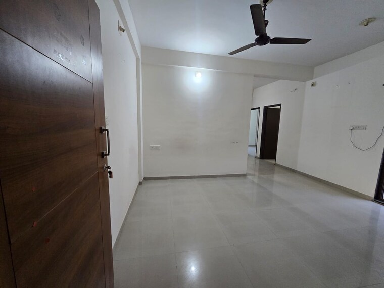 Room, sama savli road 2 Bedroom 1250 Sq.Ft. Apartment In Sama Savli Road Vadodara 9665678