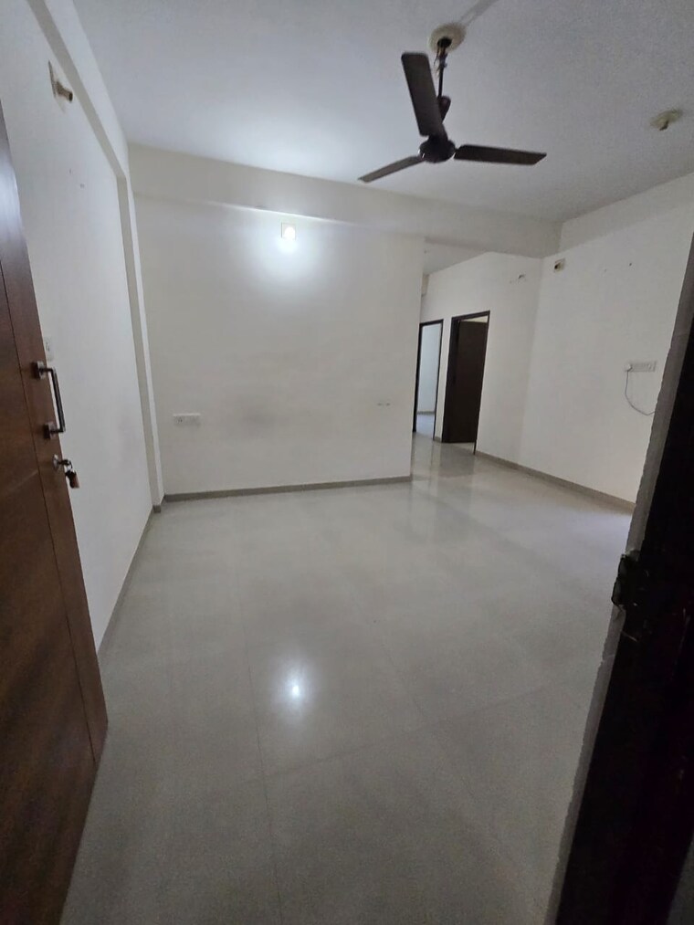 Room, sama savli road 2 Bedroom 1250 Sq.Ft. Apartment In Sama Savli Road Vadodara 9665678