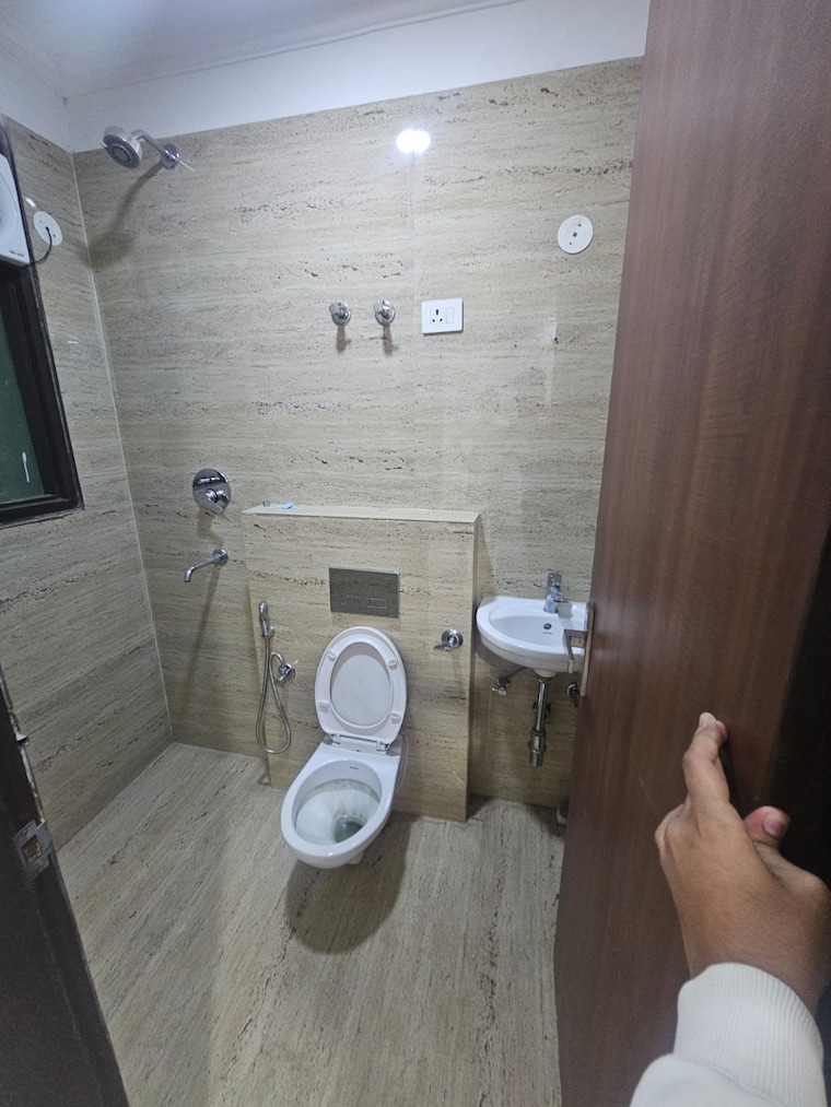 Bathroom, palm-residency-chhatarpur 2 Bedroom 900 Sq.Ft. Builder Floor In Chattarpur Delhi 9665704