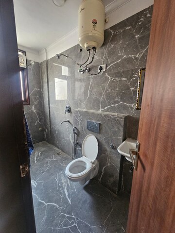 Bathroom in 2 BHK Builder Floor at Palm Residency Chhatarpur, Chattarpur – for Rent