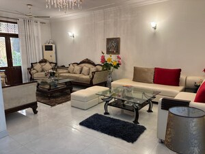 Living Room in 3 BHK Builder Floor at Ansal Sushant Lok I, Sector 43 – for Rent