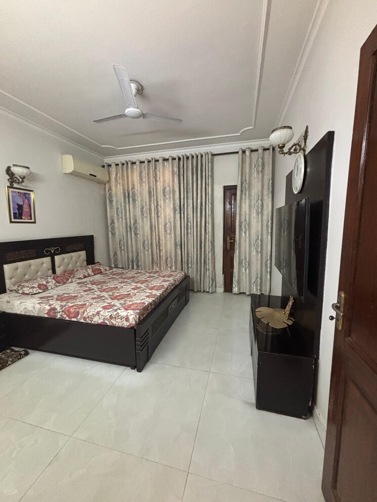 Bedroom, ansal-sushant-lok-i 3 Bedroom 300 Sq.Yd. Builder Floor In Sector 43 Gurgaon 9665686