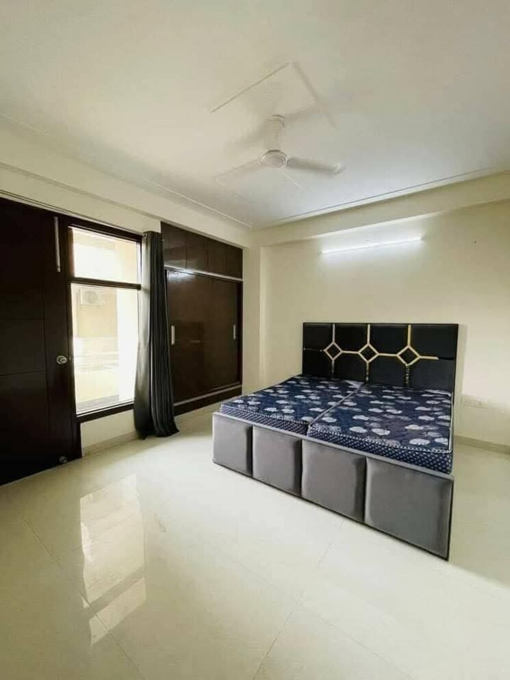 Bedroom, freedom fighters enclave 3 Bedroom 1500 Sq.Ft. Apartment In Freedom Fighters Enclave Delhi 9665712